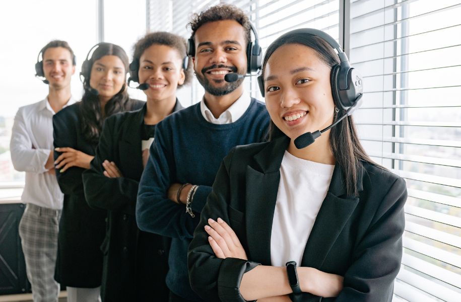 AI in Contact Centers Feat